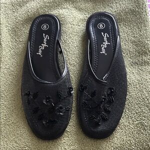 Women's Black Floral Slippers